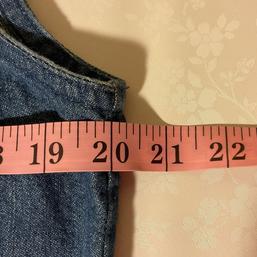 NWT Denim Vest: Vintage Rosettes, Fitted, Patch Pockets w Flap Closure - Picture 6 of 7